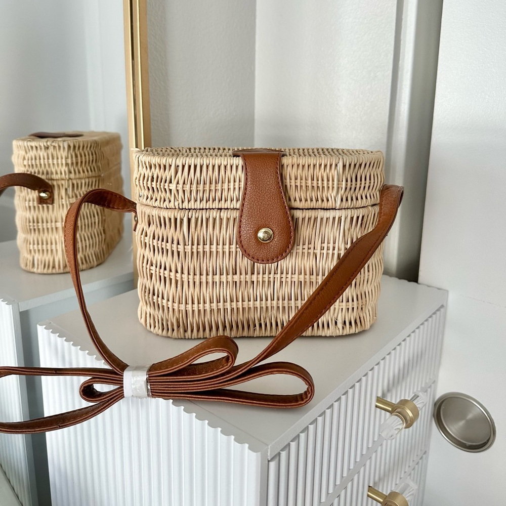 Brand new FOREVER 21 Beige Shoulder Bags